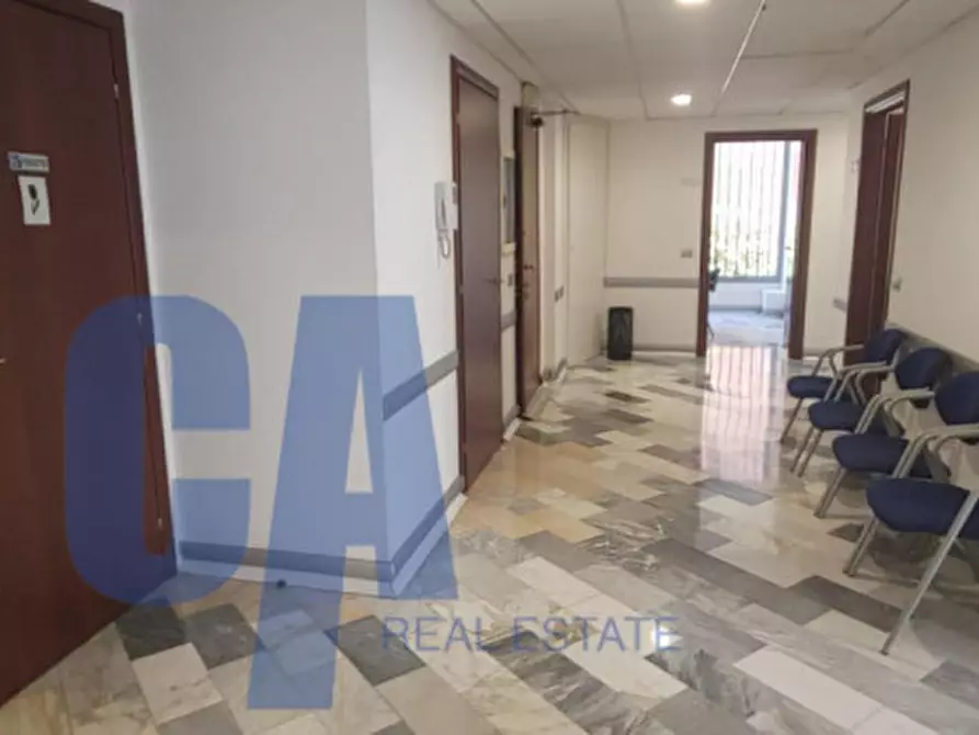 Immagine 10 di Ufficio in affitto  in PIAZZA CARBONARI a Milano