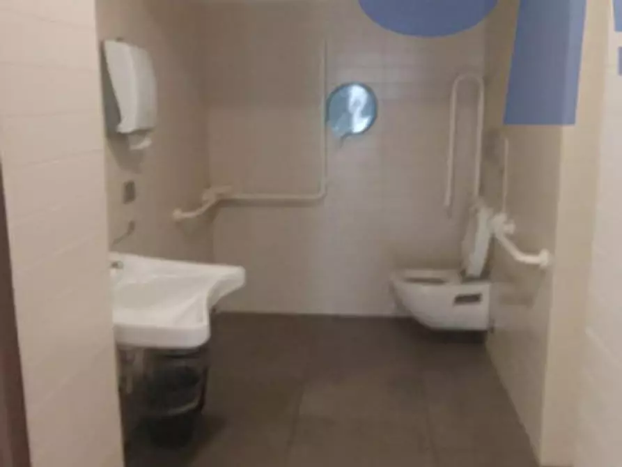 Immagine 15 di Ufficio in affitto  in PIAZZA CARBONARI a Milano