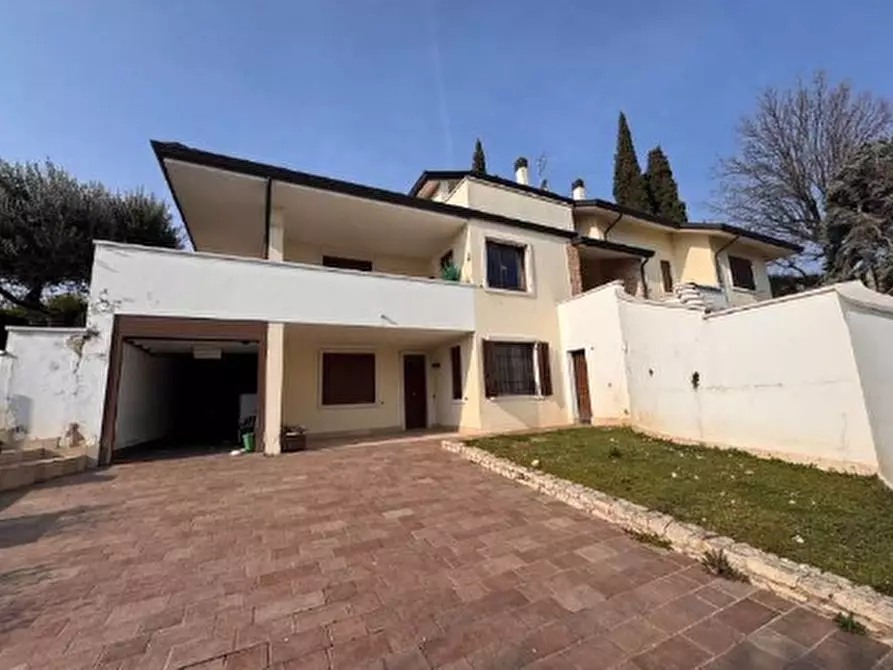 Immagine 2 di Villa in vendita  in VIA MONTE BALDO 10 a Lavagno