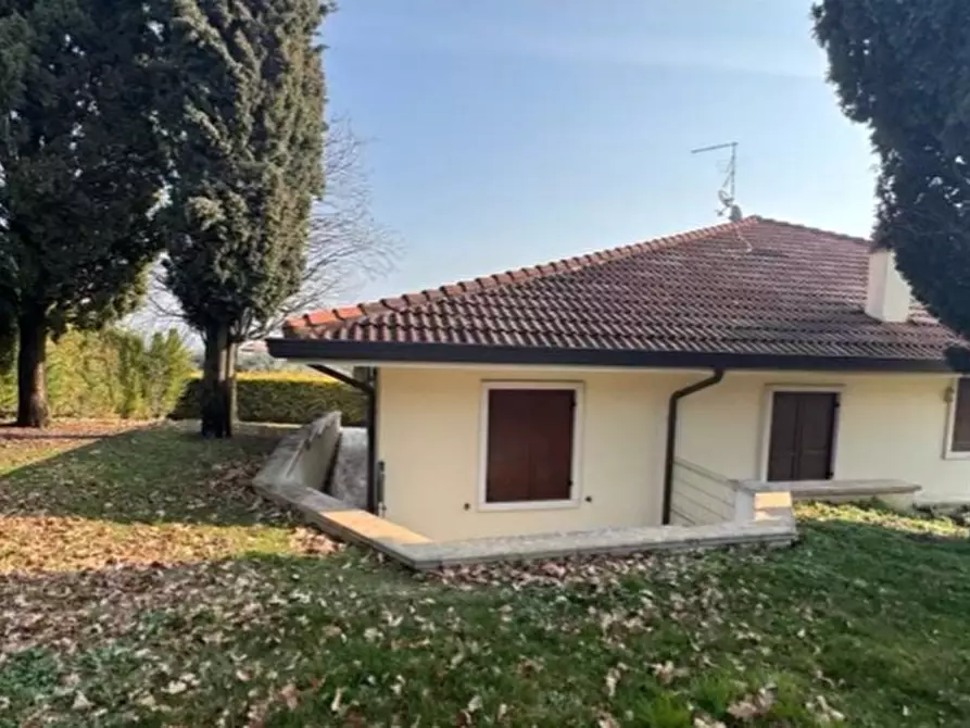 Immagine 8 di Villa in vendita  in VIA MONTE BALDO 10 a Lavagno