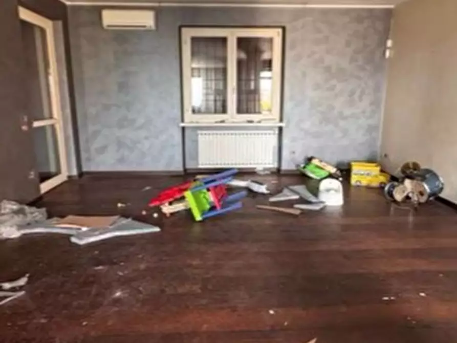 Immagine 10 di Villa in vendita  in VIA MONTE BALDO 10 a Lavagno