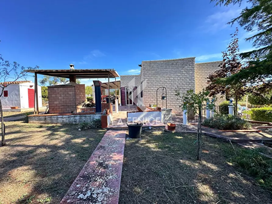 Immagine 6 di Villa in vendita  in Strada Casette del Vento 5 a Martina Franca