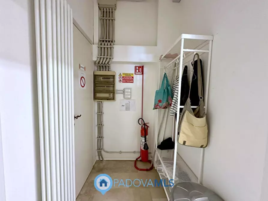 Immagine 6 di Negozio in vendita  in Via Pontevigodarzere a Padova