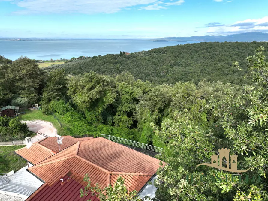Immagine 1 di Villa in vendita  in via del carrato a Magione