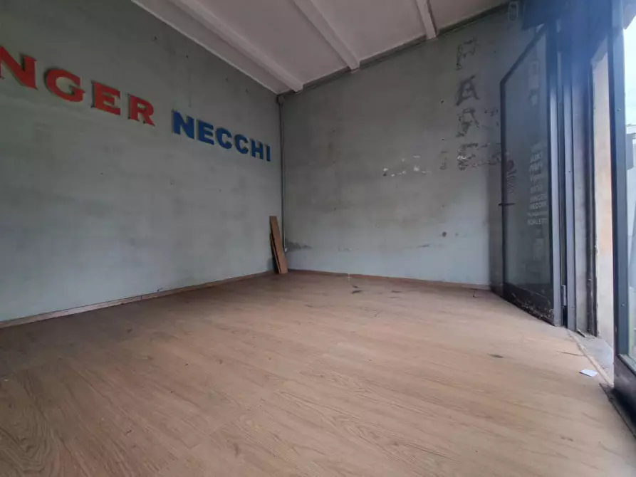 Immagine 2 di Negozio in vendita  in VIA TOSELLI a Firenze