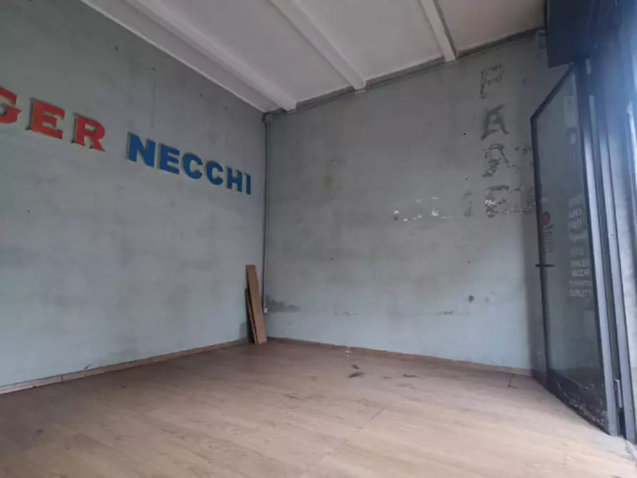 Immagine 3 di Negozio in vendita  in VIA TOSELLI a Firenze