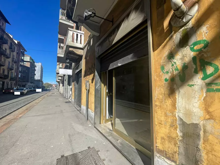 Immagine 11 di Negozio in affitto  in Via Passo Buole a Torino