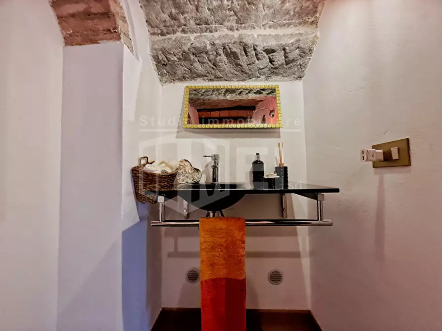 Immagine 9 di Villa in vendita  in via poggio alla farnia 31 a Fauglia