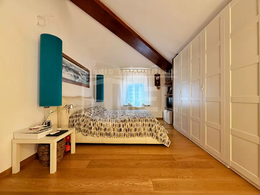 Immagine 22 di Villa in vendita  in via poggio alla farnia 31 a Fauglia