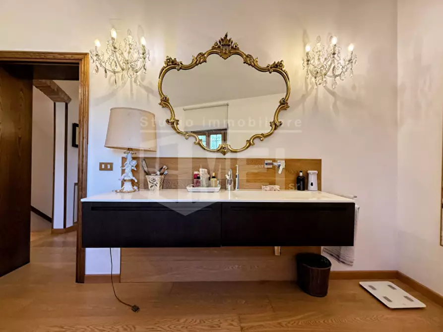 Immagine 34 di Villa in vendita  in via poggio alla farnia 31 a Fauglia