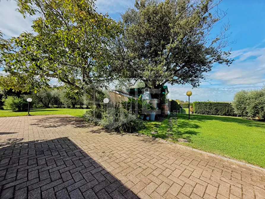 Immagine 43 di Villa in vendita  in via poggio alla farnia 31 a Fauglia