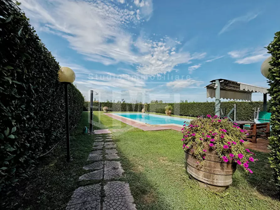 Immagine 44 di Villa in vendita  in via poggio alla farnia 31 a Fauglia