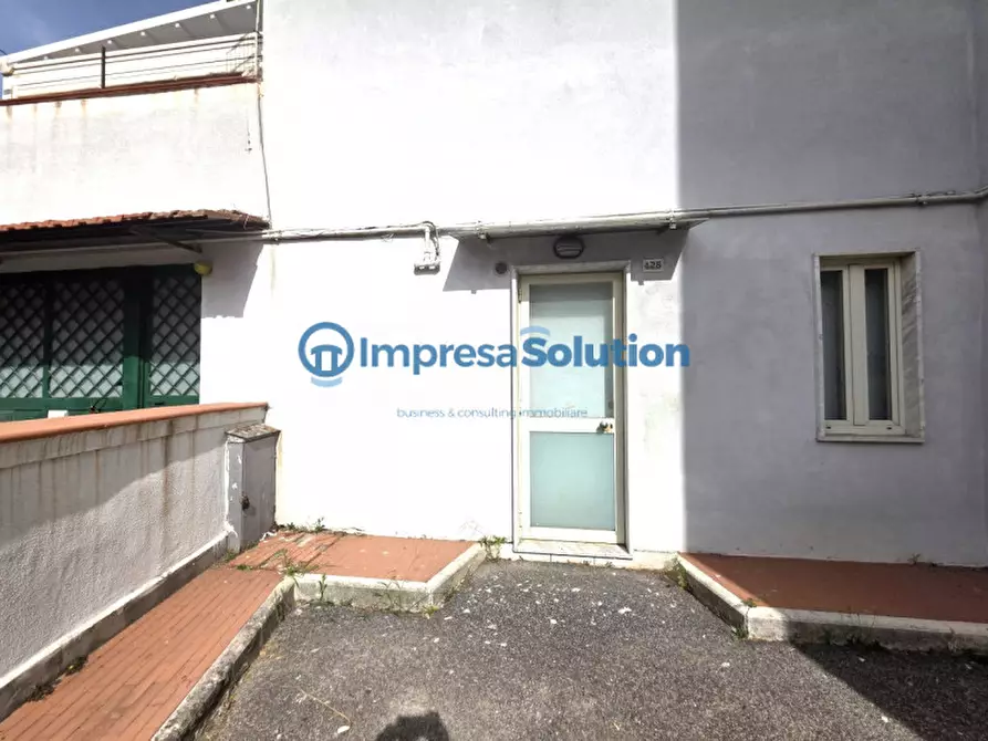 Immagine 5 di Magazzino in vendita  in Via Pisciarelli a Napoli