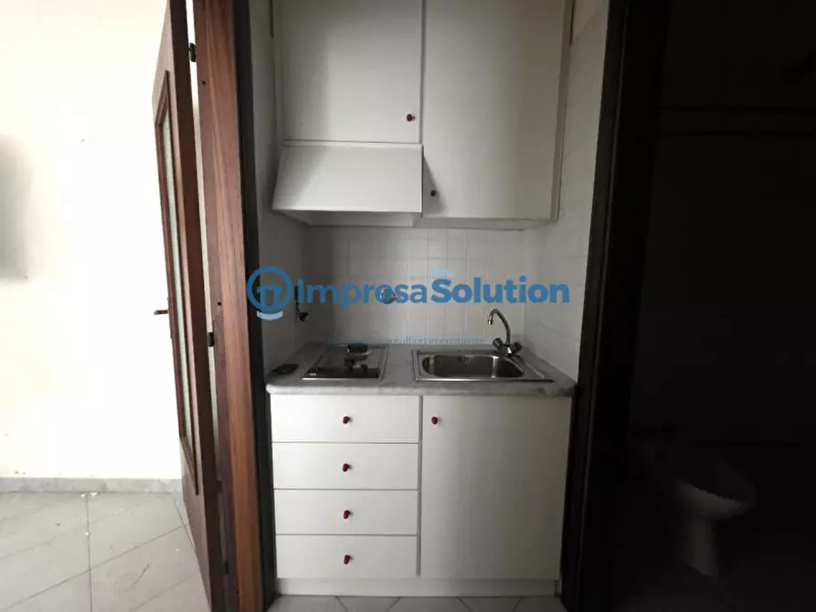 Immagine 12 di Magazzino in vendita  in Via Pisciarelli a Napoli