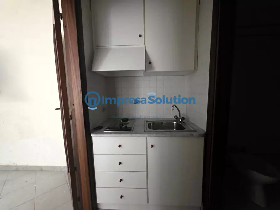 Immagine 13 di Magazzino in vendita  in Via Pisciarelli a Napoli