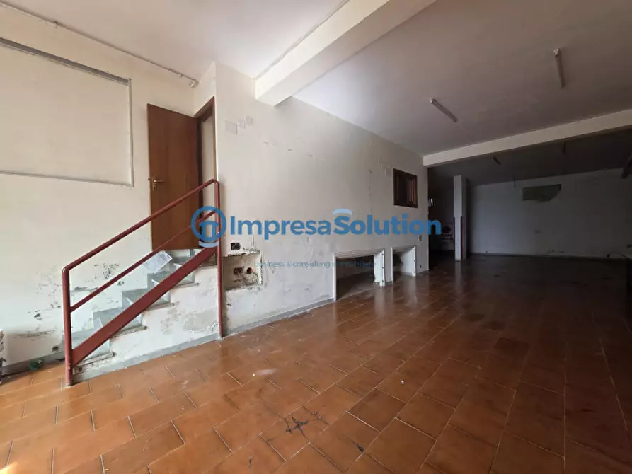 Immagine 16 di Magazzino in vendita  in Via Pisciarelli a Napoli