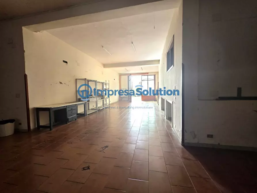 Immagine 20 di Magazzino in vendita  in Via Pisciarelli a Napoli