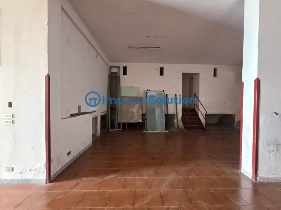Immagine 29 di Magazzino in vendita  in Via Pisciarelli a Napoli