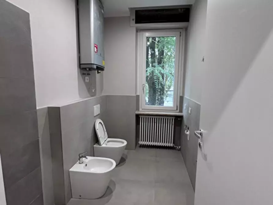 Immagine 11 di Appartamento in vendita  in Viale Duca Alessandro, 37 a Parma