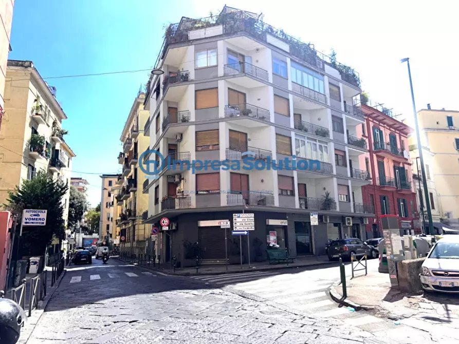 Immagine 1 di Negozio in affitto  in Via Gino Doria a Napoli