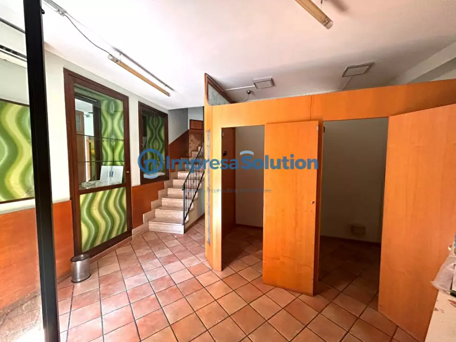 Immagine 6 di Negozio in affitto  in Via Gino Doria a Napoli