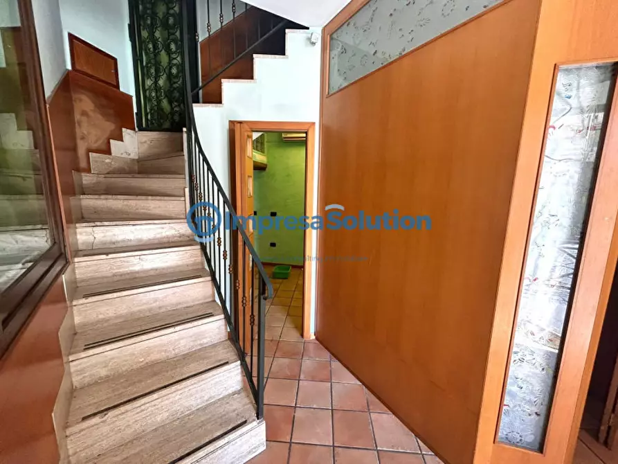 Immagine 8 di Negozio in affitto  in Via Gino Doria a Napoli