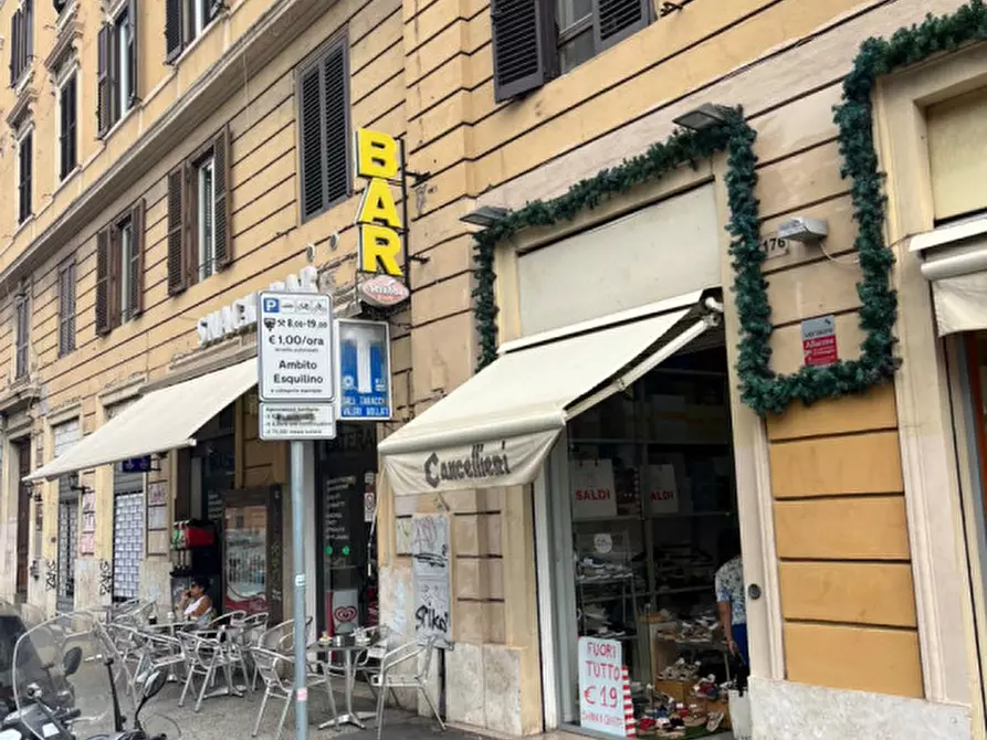 Immagine 1 di Negozio in vendita  in Via Emanuele Filiberto a Roma