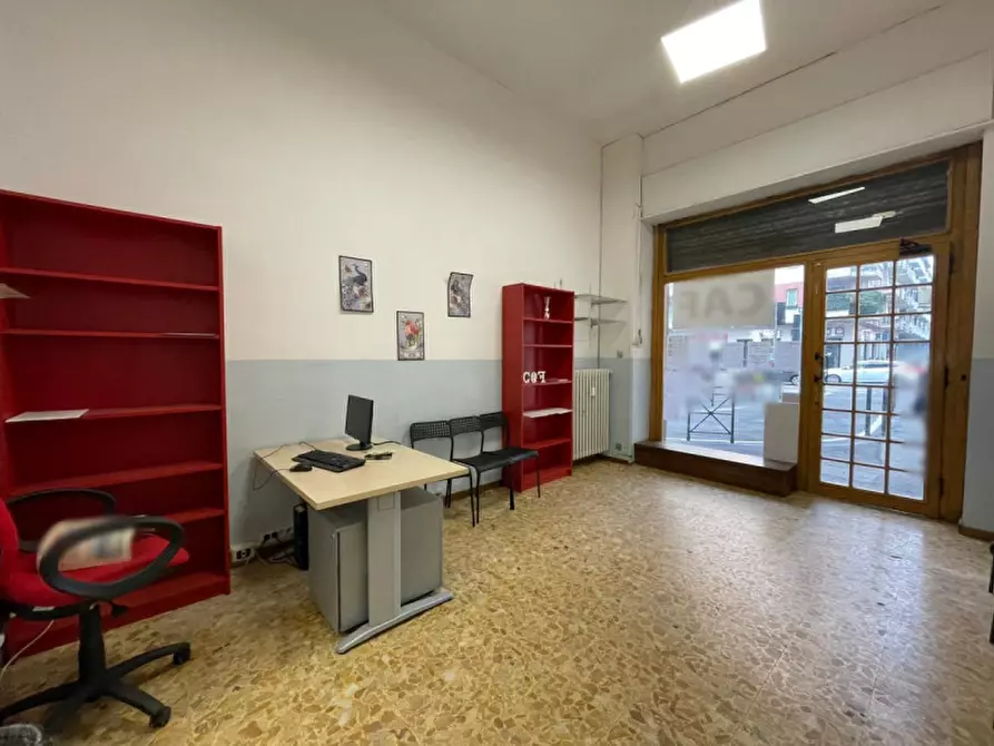 Immagine 2 di Negozio in vendita  in VIA NIZZA a Torino