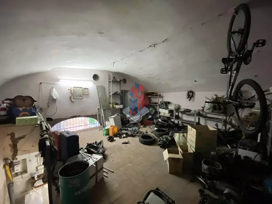 Immagine 6 di Negozio in vendita  in VIA ROSAROLL (adiacenze) a Napoli