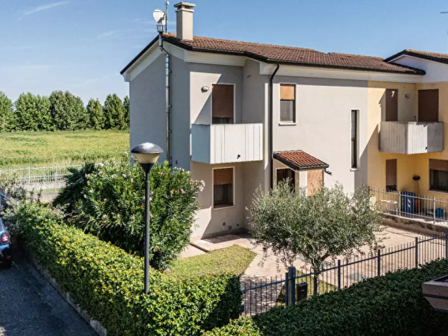 Immagine 2 di Casa bifamiliare in vendita  in VIA SULE a Cologna Veneta