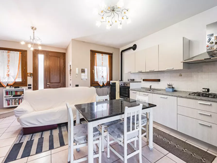 Immagine 4 di Casa bifamiliare in vendita  in VIA SULE a Cologna Veneta