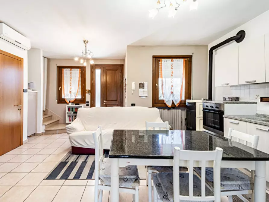 Immagine 5 di Casa bifamiliare in vendita  in VIA SULE a Cologna Veneta