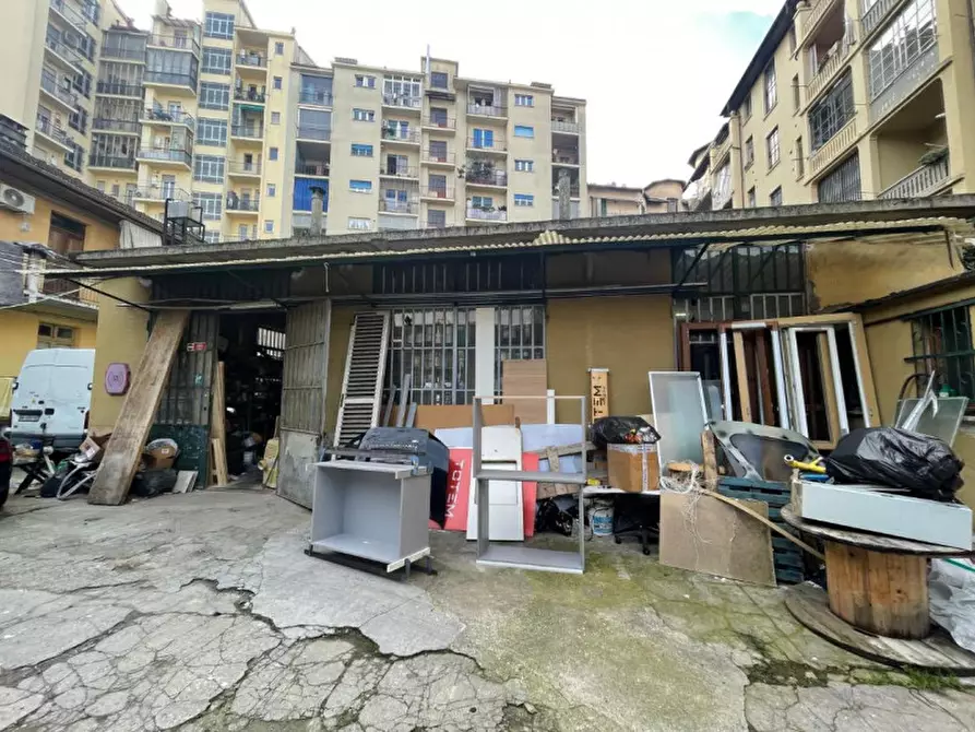 Immagine 1 di Laboratorio in vendita  in Via Digione 8 a Torino
