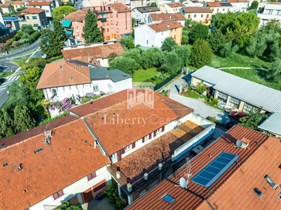 Immagine 1 di Appartamento in vendita  in Viale Marco Enrico Bossi a Salò