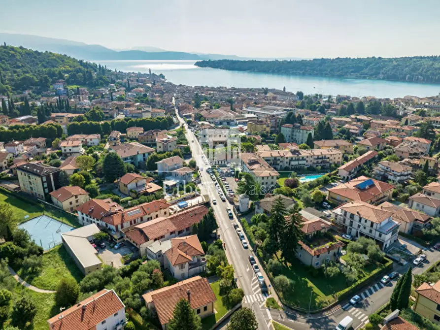 Immagine 3 di Appartamento in vendita  in Viale Marco Enrico Bossi a Salò