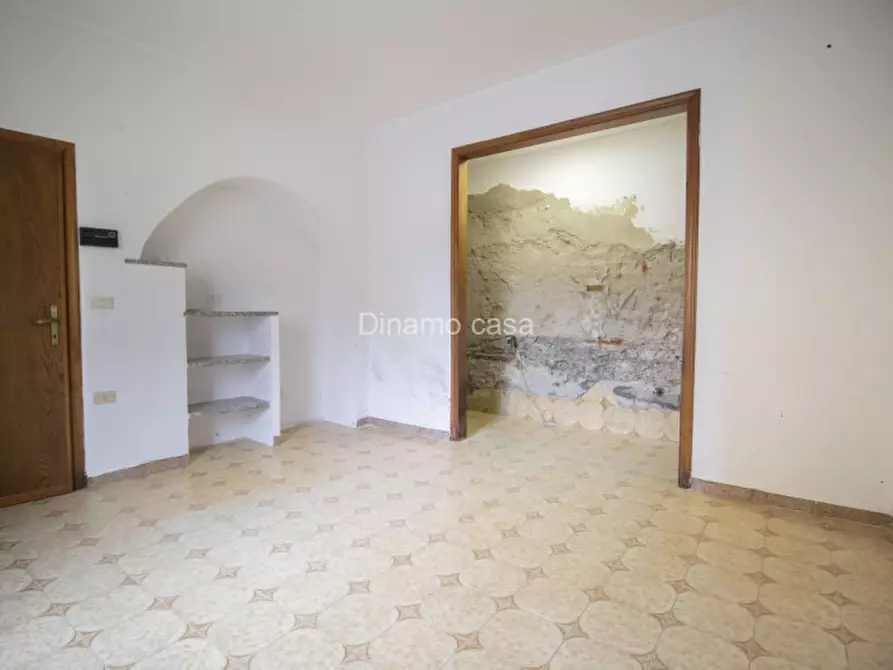 Immagine 3 di Casa indipendente in vendita  a Prato