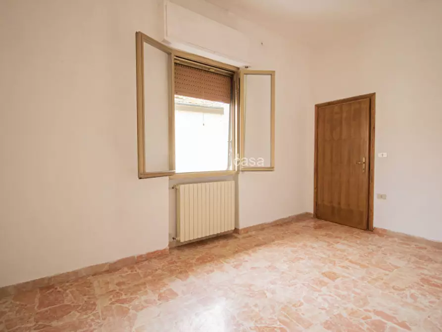 Immagine 10 di Casa indipendente in vendita  a Prato