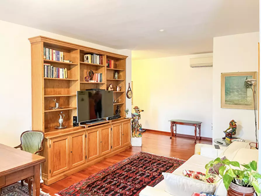 Immagine 1 di Appartamento in vendita  in Piazza Oberkochen a Montebelluna