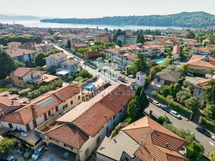 Immagine 5 di Casa bifamiliare in vendita  in Viale Marco Enrico Bossi a Salò