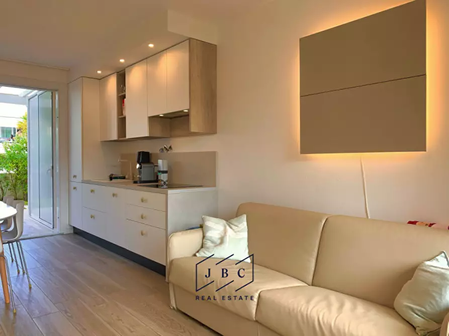 Immagine 3 di Appartamento in vendita  in Via Rovigo a Jesolo