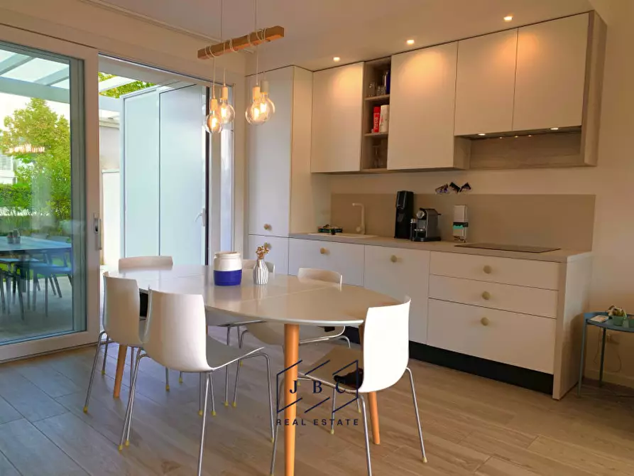 Immagine 4 di Appartamento in vendita  in Via Rovigo a Jesolo