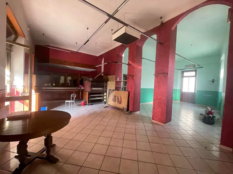 Immagine 1 di Negozio in affitto  in Via Cibrario 104 a Torino