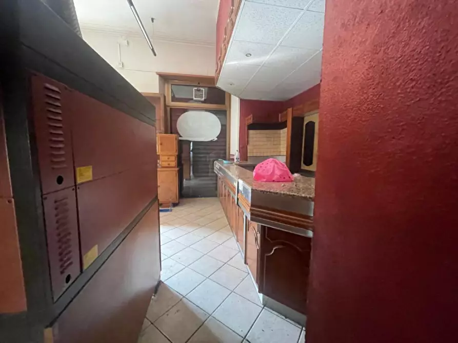 Immagine 6 di Negozio in affitto  in Via Cibrario 104 a Torino