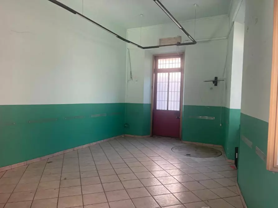 Immagine 10 di Negozio in affitto  in Via Cibrario 104 a Torino