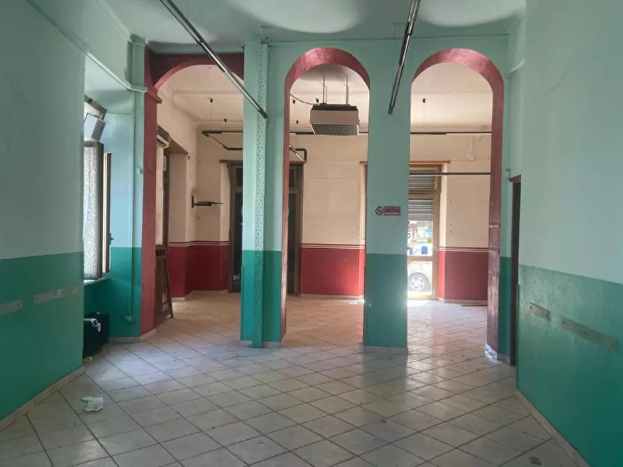Immagine 11 di Negozio in affitto  in Via Cibrario 104 a Torino
