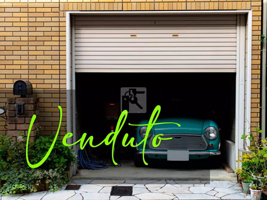 Immagine 1 di Garage in vendita  in Via Capitelli a Dro