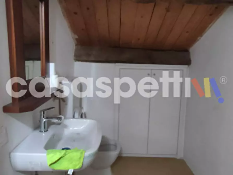 Immagine 15 di Palazzo in vendita  in Vicolo Chiazzese a Palermo