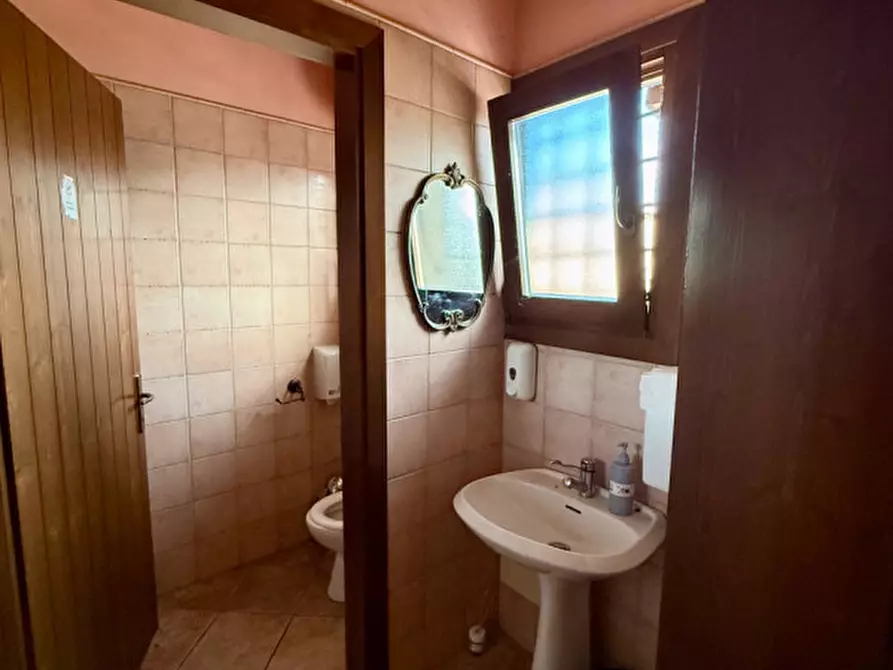 Immagine 4 di Negozio in affitto  in VIA ROMA a Sant'urbano