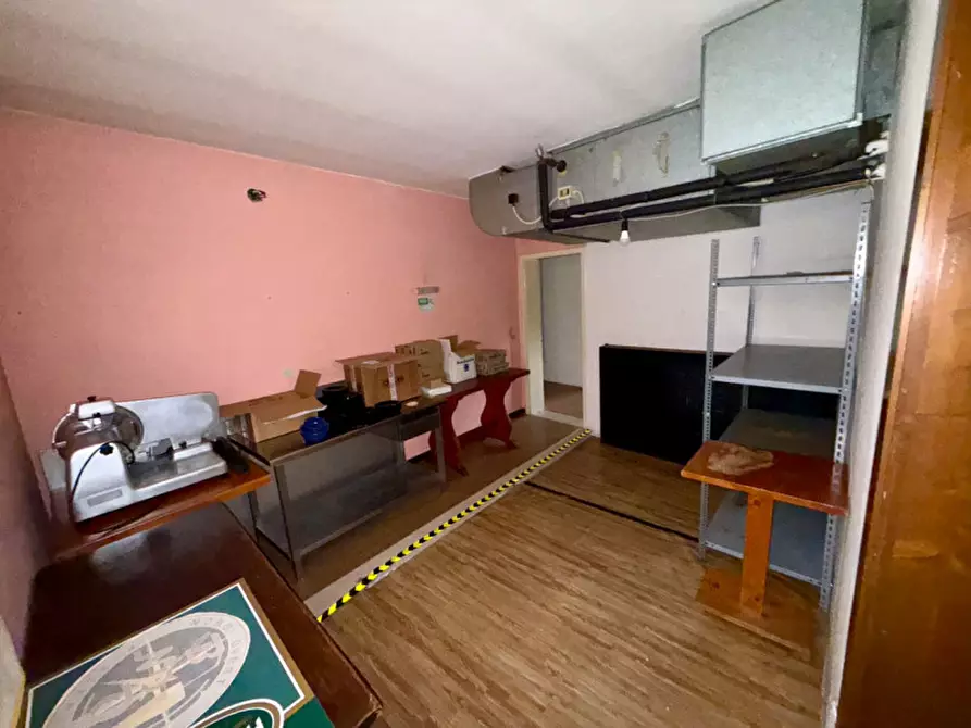 Immagine 5 di Negozio in affitto  in VIA ROMA a Sant'urbano