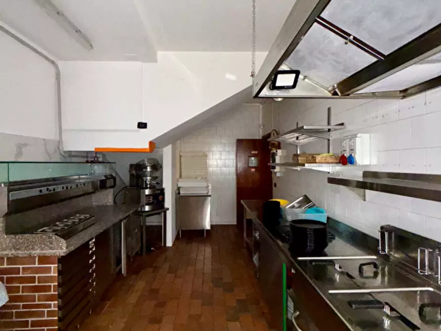 Immagine 10 di Negozio in affitto  in VIA ROMA a Sant'urbano